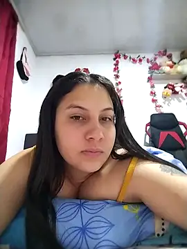 esmeralda jadees online show from April 12, 2026, 12:52 pm