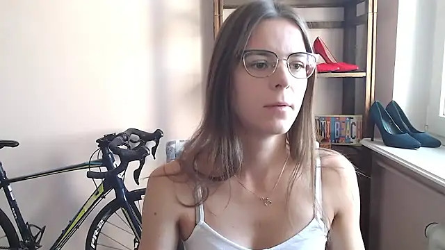 love megi online show from April 18, 2026, 6:38 am