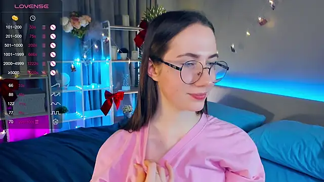 Snapshot of Kira_mindnes chatting on March 21, 2025, 2:07 am Kira mindnes online show from March 21, 2025, 2:07 am