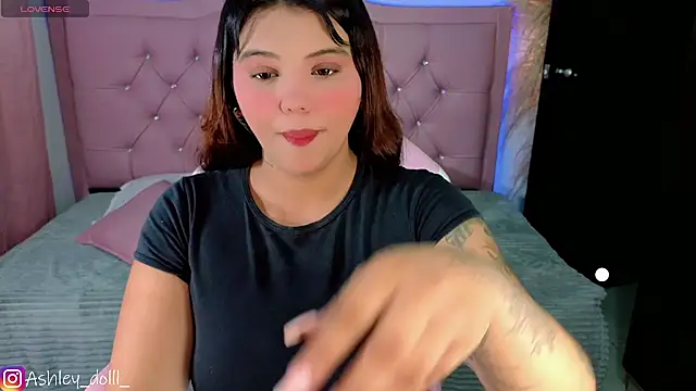 Ashley dolll online show from May 24, 2026, 9:04 pm