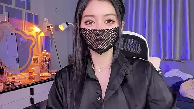 Snapshot of MI_KA22 chatting on October 4, 2025, 7:32 am MI KA22 online show from October 4, 2025, 7:32 am