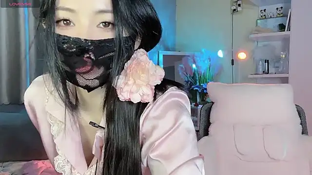 Snapshot of MI_KA22 chatting on March 17, 2025, 2:45 pm MI KA22 online show from March 17, 2025, 2:45 pm