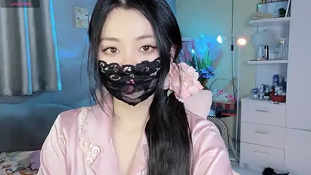 Snapshot of MI_KA22 chatting on March 14, 2025, 2:52 pm MI KA22 online show from March 14, 2025, 2:52 pm