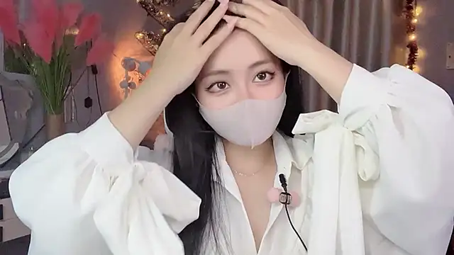 Snapshot of MI_KA22 chatting on November 20, 2025, 5:24 pm MI KA22 online show from November 20, 2025, 5:24 pm