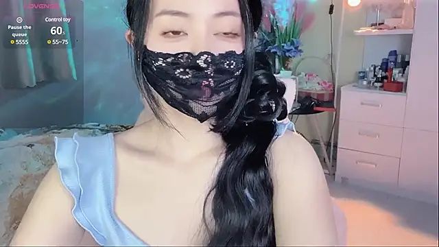 Snapshot of MI_KA22 chatting on March 18, 2025, 2:50 pm MI KA22 online show from March 18, 2025, 2:50 pm