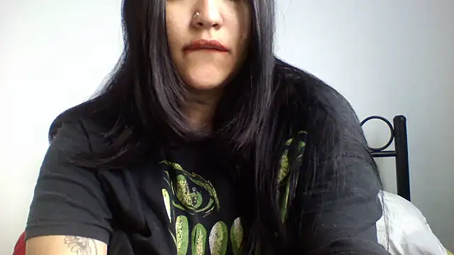 Snapshot of Harris_Annie chatting on October 10, 2025, 5:14 pm Harris Annie online show from October 10, 2025, 5:14 pm