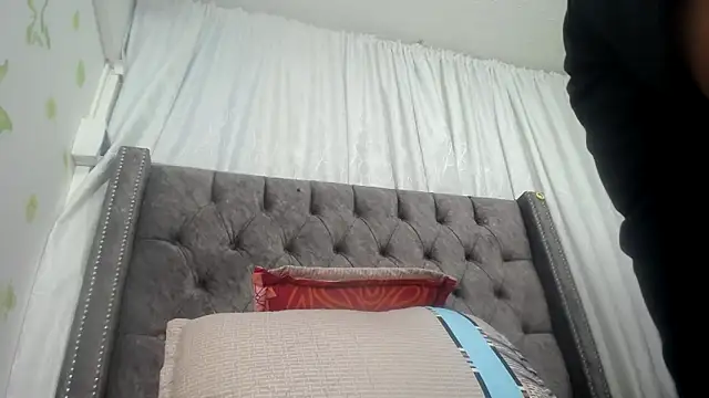 ANA-BULLOCK- online show from September 20, 2025, 12:21 pm