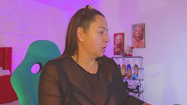 Snapshot of weet_Evans___ chatting on October 4, 2025, 4:47 am weet Evans online show from October 4, 2025, 4:47 am