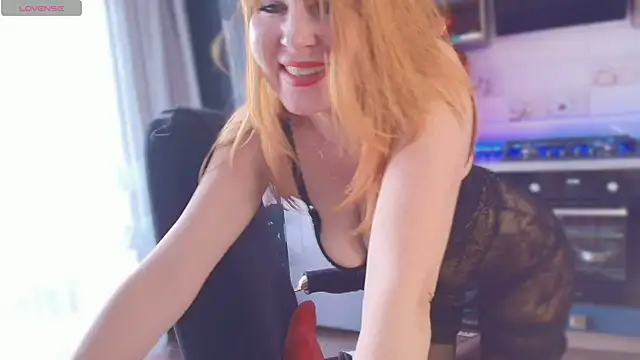 emlana online show from April 17, 2026, 12:08 pm