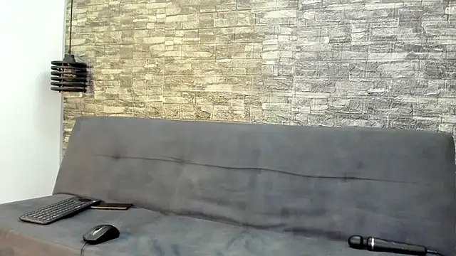 Snapshot of ASHLEY_AND_ASH chatting on October 28, 2025, 10:20 pm ASHLEY AND ASH online show from October 28, 2025, 10:20 pm