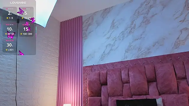 goldilockss15 online show from January 13, 2026, 3:21 am