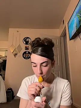 jvanillyyyy online show from March 16, 2025, 2:10 am