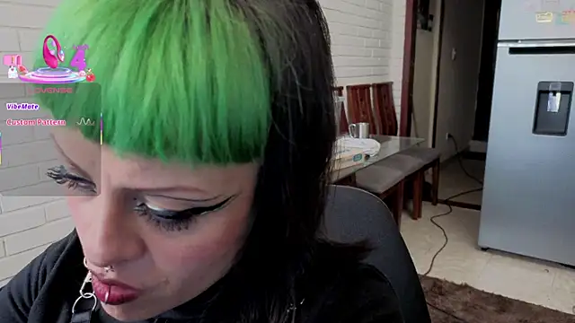 Snapshot of freyaa_sorcerees chatting on November 13, 2025, 3:05 pm freyaa sorcerees online show from November 13, 2025, 3:05 pm