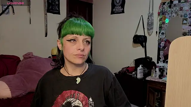 Snapshot of freyaa_sorcerees chatting on December 15, 2025, 4:40 am freyaa sorcerees online show from December 15, 2025, 4:40 am