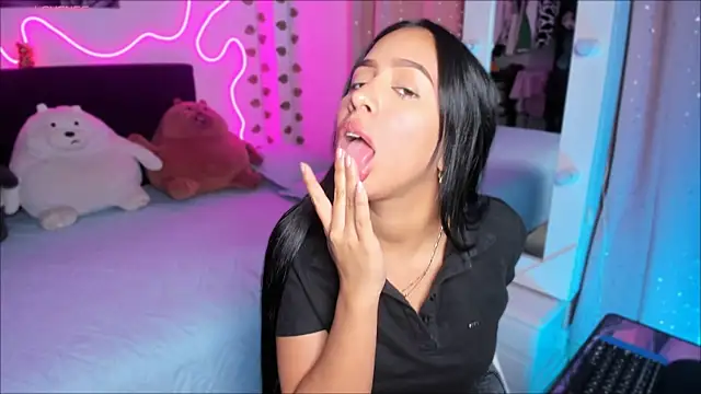 Snapshot of Vickysth chatting on October 21, 2025, 10:53 pm Vickysth online show from October 21, 2025, 10:53 pm