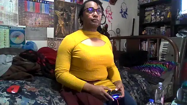 GardeniaFields online show from November 10, 2025, 12:04 am