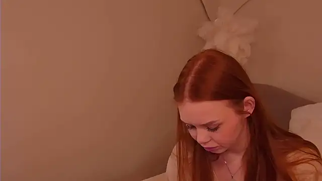 MiraBliss online show from November 11, 2025, 5:19 pm