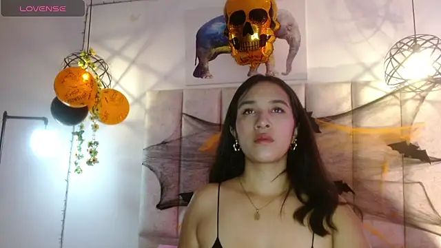 violettsuncs online show from October 19, 2025, 2:31 pm