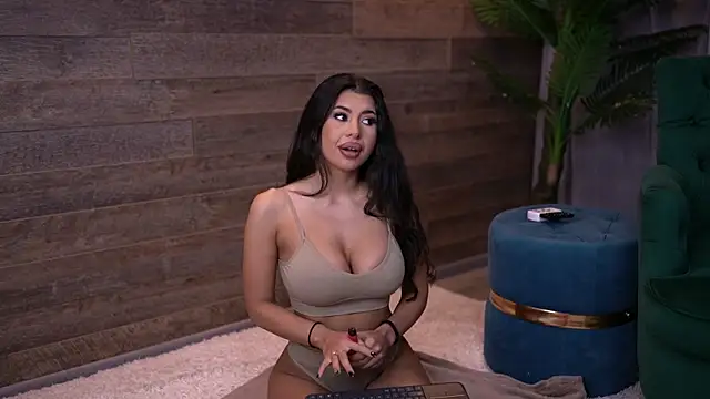 Snapshot of TanyaVonDe chatting on December 3, 2025, 6:40 pm TanyaVonDe online show from December 3, 2025, 6:40 pm