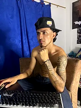 Snapshot of Zayn_kane chatting on November 28, 2025, 10:21 pm Zayn kane online show from November 28, 2025, 10:21 pm