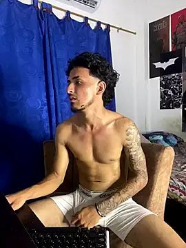 Snapshot of Zayn_kane chatting on November 21, 2025, 12:20 am Zayn kane online show from November 21, 2025, 12:20 am