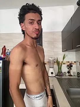 Snapshot of Zayn_kane chatting on November 16, 2025, 6:23 pm Zayn kane online show from November 16, 2025, 6:23 pm