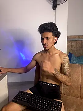 Snapshot of Zayn_kane chatting on November 30, 2025, 5:25 pm Zayn kane online show from November 30, 2025, 5:25 pm