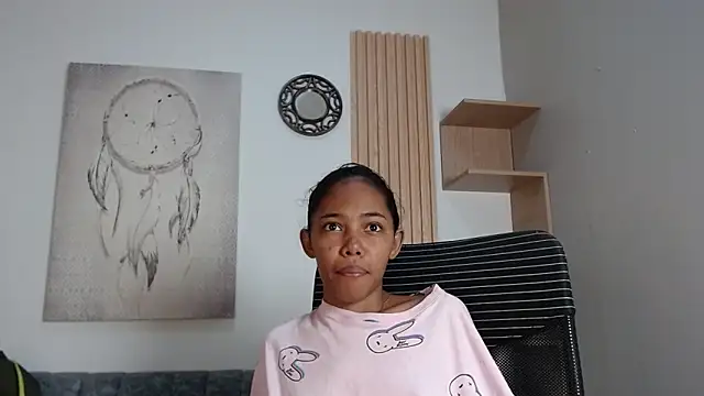 willow smitt online show from March 6, 2026, 12:44 pm