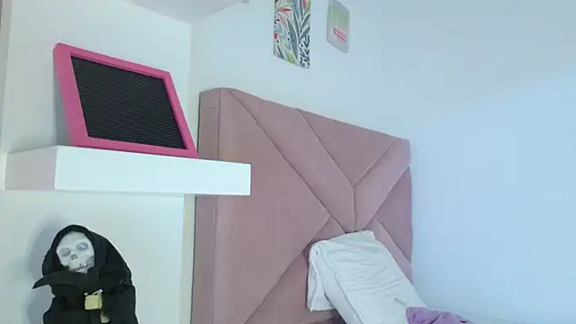 eva sin18 online show from June 3, 2026, 11:31 pm