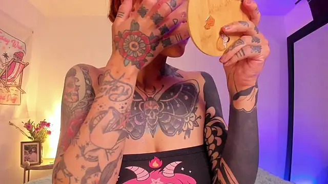 Snapshot of Alessamoth chatting on February 6, 2026, 6:37 pm Alessamoth online show from February 6, 2026, 6:37 pm