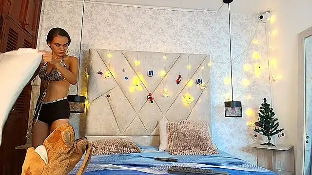 Snapshot of AmbarRaj chatting on December 18, 2025, 12:20 pm AmbarRaj online show from December 18, 2025, 12:20 pm