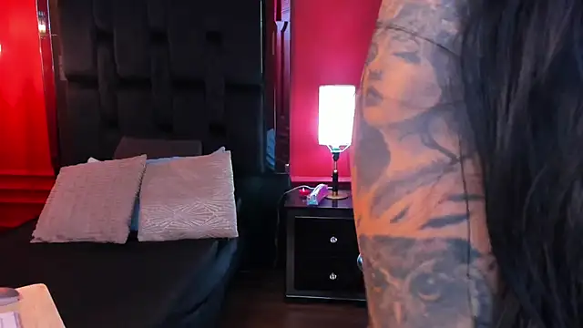 roxy hell online show from October 23, 2025, 12:15 pm