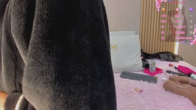 Snapshot of stephany_summer chatting on November 6, 2025, 4:27 am stephany summer online show from November 6, 2025, 4:27 am