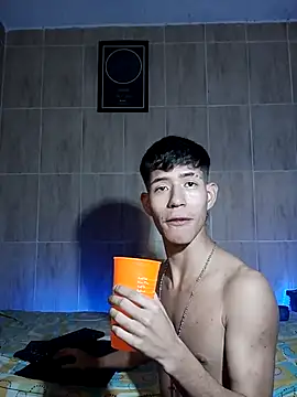 dareck 18 online show from February 19, 2026, 11:45 pm