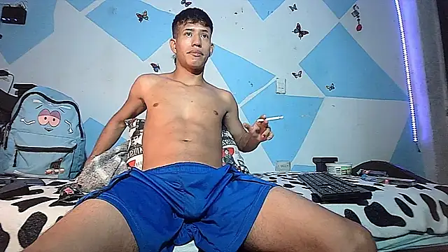 dareck 18 online show from May 21, 2026, 2:42 am