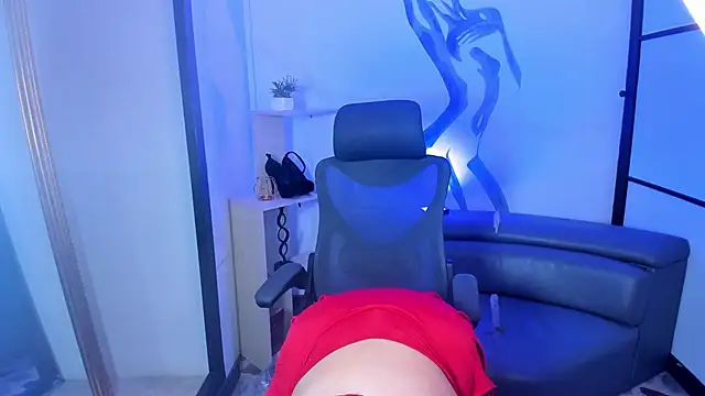 VanessaScott  online show from December 21, 2025, 7:10 am