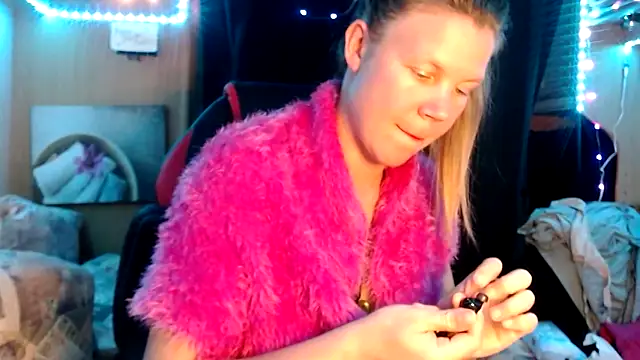 CallMeMaria online show from March 14, 2025, 8:28 pm