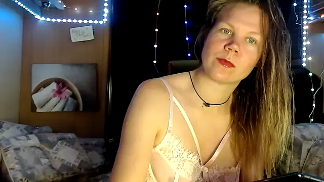 CallMeMaria online show from March 10, 2025, 11:01 am