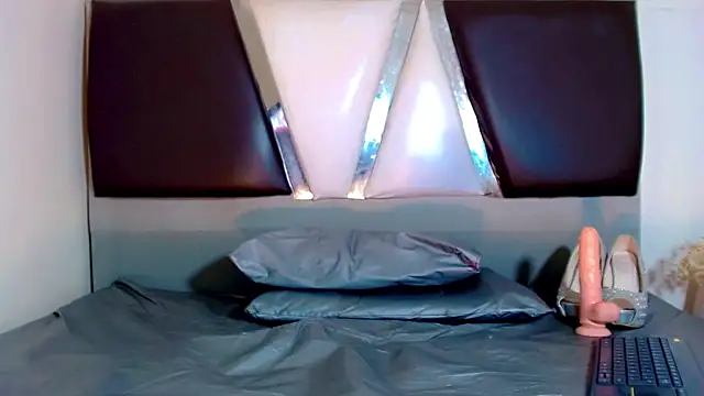 Snapshot of alexsandra_kiss chatting on November 9, 2025, 12:20 pm alexsandra kiss online show from November 9, 2025, 12:20 pm