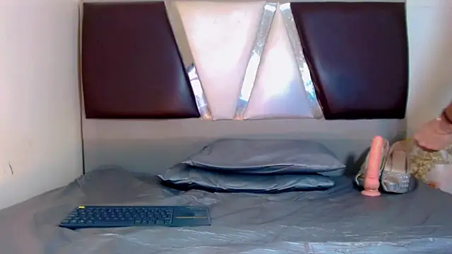 Snapshot of alexsandra_kiss chatting on November 17, 2025, 11:25 am alexsandra kiss online show from November 17, 2025, 11:25 am