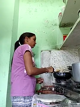 Snapshot of Hotty-Nidhi chatting on May 22, 2026, 5:49 am Hotty-Nidhi online show from May 22, 2026, 5:49 am