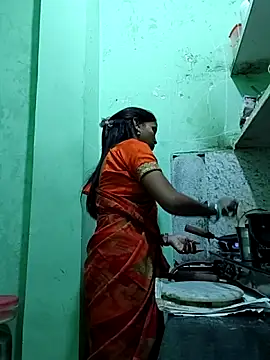 Snapshot of Hotty-Nidhi chatting on June 9, 2026, 4:52 pm Hotty-Nidhi online show from June 9, 2026, 4:52 pm