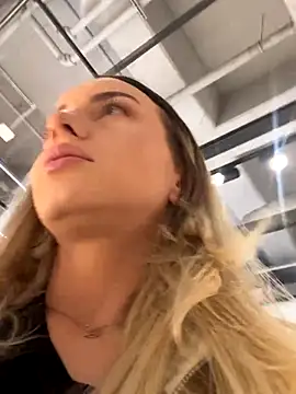 Snapshot of AlexisWhit chatting on October 26, 2025, 8:48 am AlexisWhit online show from October 26, 2025, 8:48 am