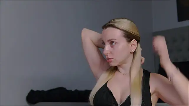 AlexisWhit online show from February 8, 2026, 8:01 am