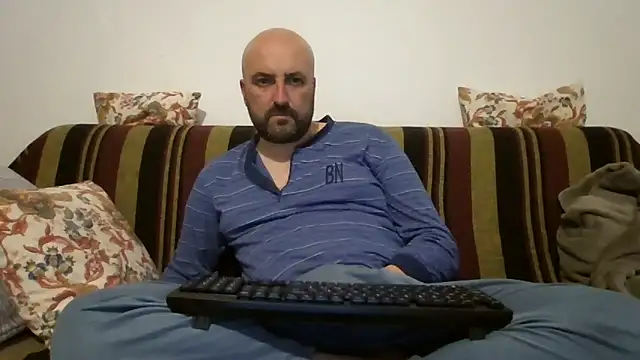 Snapshot of maxxxio12 chatting on April 22, 2026, 6:58 pm maxxxio12 online show from April 22, 2026, 6:58 pm