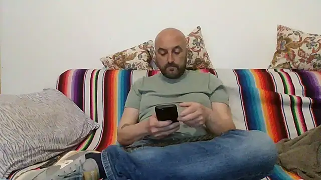 maxxxio12 online show from April 12, 2026, 12:08 pm