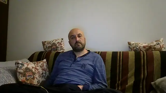 Snapshot of maxxxio12 chatting on April 27, 2026, 7:34 pm maxxxio12 online show from April 27, 2026, 7:34 pm