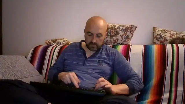 Snapshot of maxxxio12 chatting on May 21, 2026, 7:33 pm maxxxio12 online show from May 21, 2026, 7:33 pm