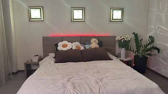 roselyn rose online show from October 26, 2025, 2:39 pm