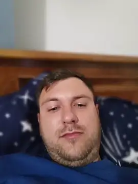 Snapshot of hugedickedd chatting on June 5, 2026, 1:43 am hugedickedd online show from June 5, 2026, 1:43 am